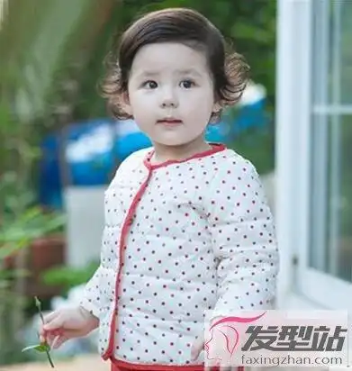 小女孩可爱短碎发 灵动轻薄萌度爆表_发型站_最新流行发型设计发型