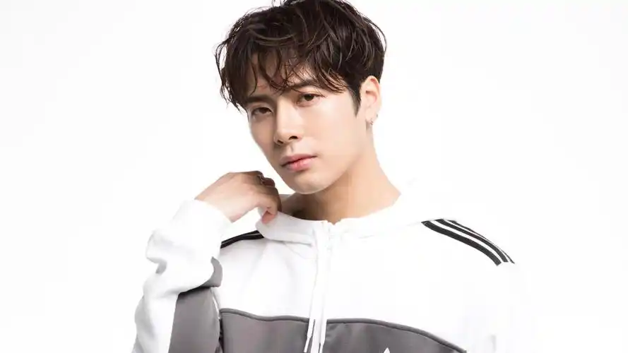 明星王嘉尔明星风尚壁纸