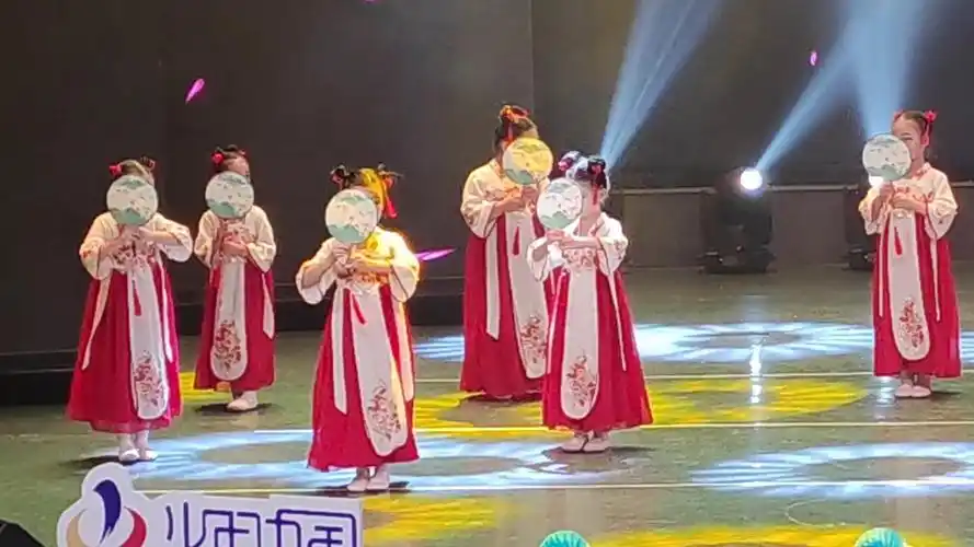 儿童舞蹈胭脂妆