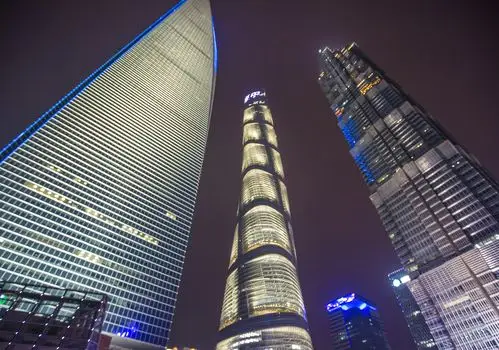 在上海之巅俯瞰魔都,夜色璀璨魅力无限
