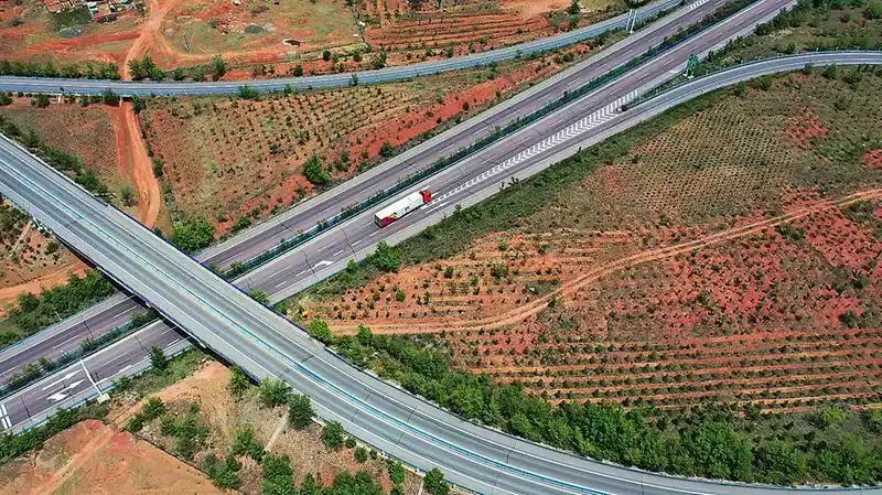 定武高速扶贫路发展路