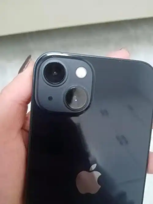 苹果13摄像头外有一圈白