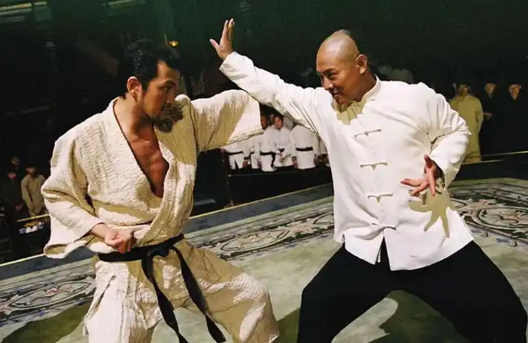 为华人争光被评为最伟大的功夫片李连杰这部电影传承了中华武术的真谛