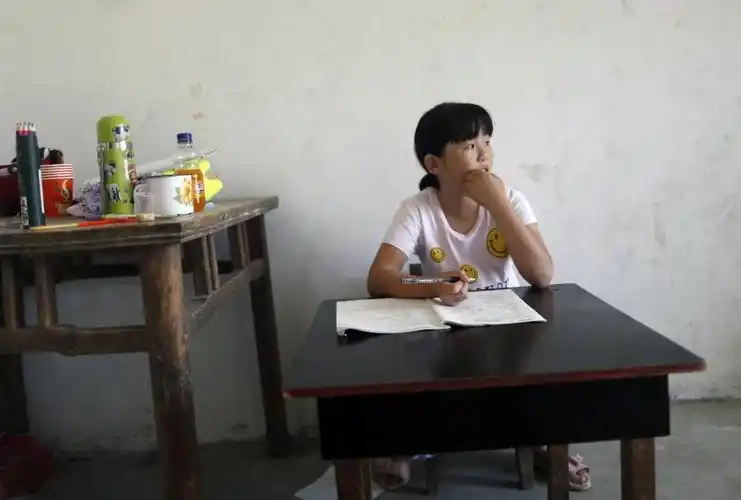 岁的储若兰,是大别山腹地安徽省岳西县温泉镇西营村人,下半年上六年级