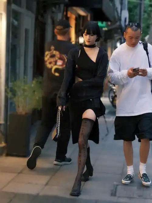 盛夏傍晚时光夏季穿搭上海街拍