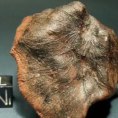 聚缘阁略谈初辨陨石判断的方法