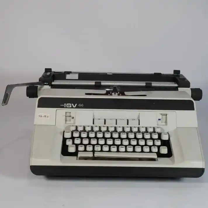 这款还是不错的.#老式打字机 #英文打字机 - 抖音