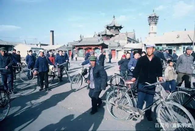 日本摄影师斋藤康一拍1978年后开始变化的中国