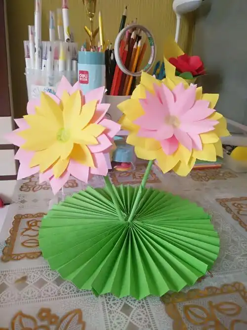 集安市第一小学一年级部手工制作——美丽的荷花