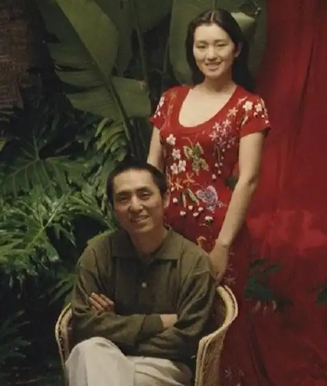 陈婷个人资料照片,演员陈婷个人资料(长相平平的陈婷凭啥成为张艺谋