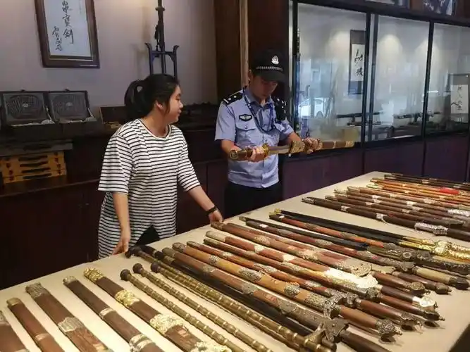 742支枪支4471支管制器具84726颗铅弹昨天集中销毁