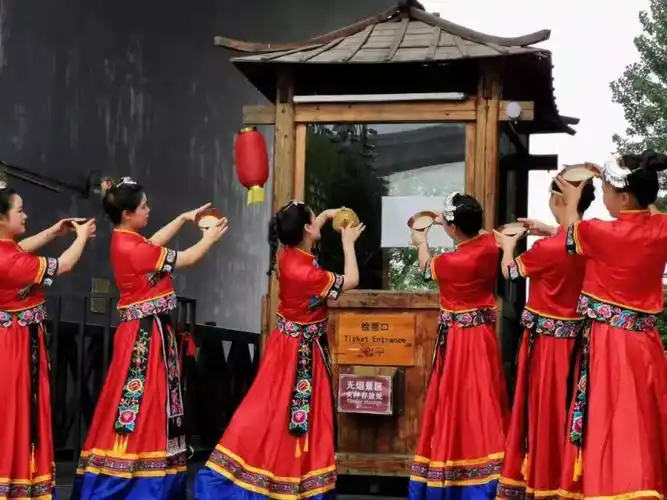 拦门酒苗家待客的一道靓丽风景