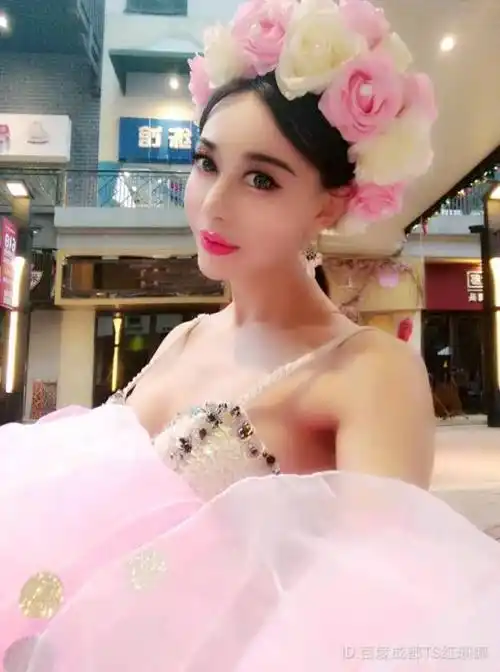 查看全文成都人妖ts红珊娜2021-05-11成都ts人妖明星成都ts人妖明星.