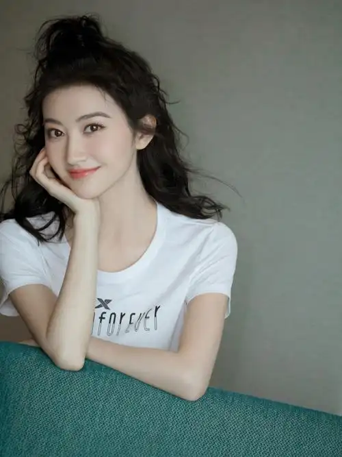 景甜的蛙眼改变