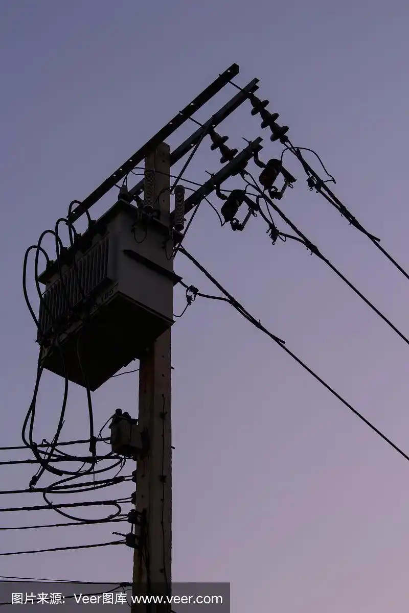 电杆上的变压器