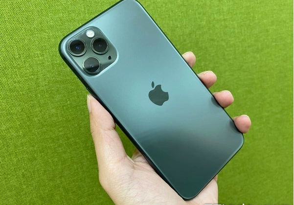 iphone12要涨价外媒就算不赠耳机充电器仍将比上代贵数百元