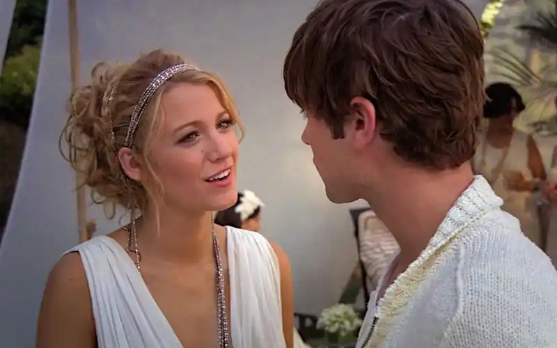 gossipgirl绯闻女孩serena和nate在白衣派对的拥吻