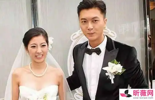 王浩信和陈自瑶婚变是否真的王浩信获奖感谢陈自瑶遭黑脸