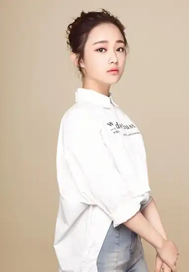 《半妖倾城》曝定妆照吴佳怡红装娇艳欲滴