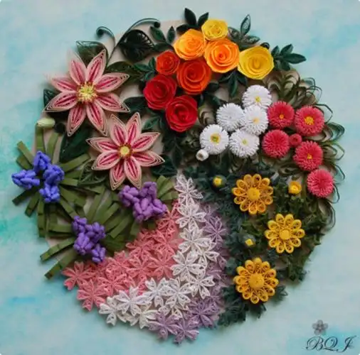 一个日本网站上的衍纸作品主要以花卉为主题