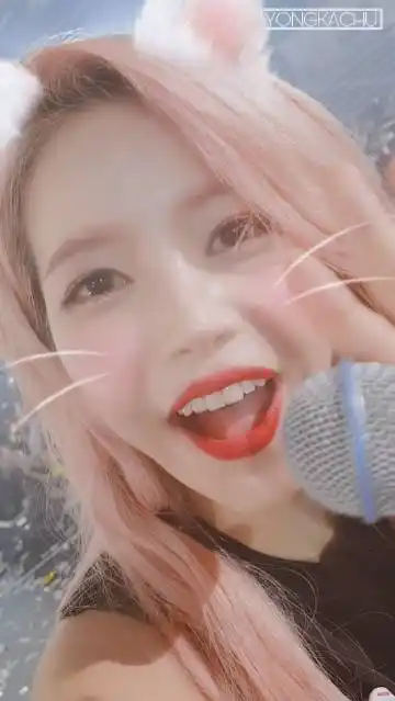 金容仙 我女朋友在线自拍 cr.yongkachu0221