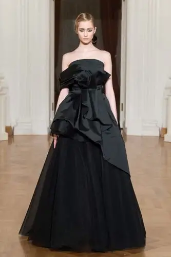 2月25日 14:26   关注  明星街拍 高定成衣 礼服着装 时装周 评论