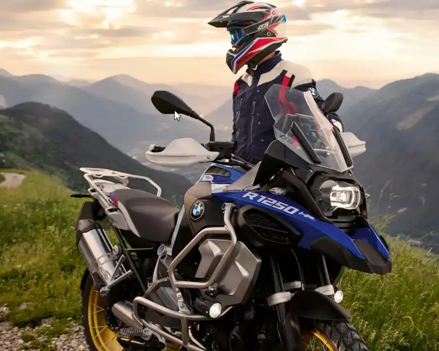 20年的宝马1250gs摩托车 3年直接腰斩一半,这是真的吗?