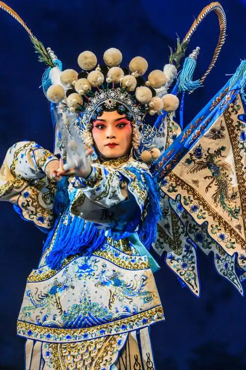 扬剧百岁挂帅六一组穆桂英舞台特写图②④第一折祝寿⑥⑧第三