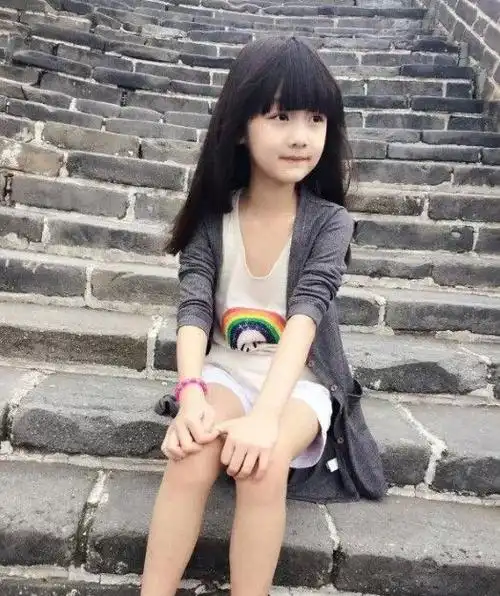 可爱的内地小童星纪姿含