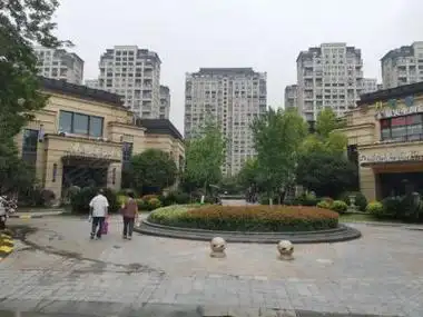 保利霞飞郡商住楼