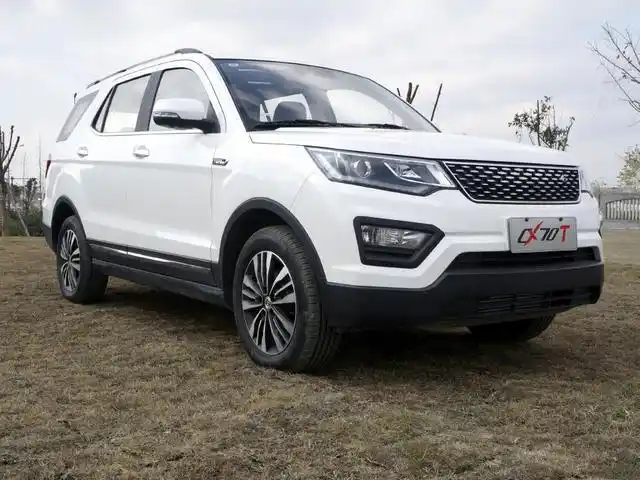 【16年长安cx70排放标准】长安出品的suv,侧面看像路虎,长近4.