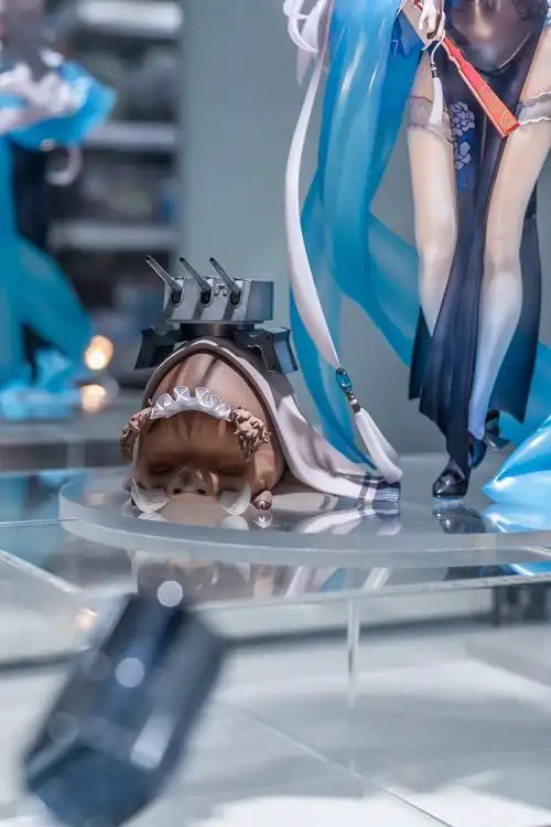 中文名称:碧蓝航线 贝尔法斯特 彩云的蔷薇ver.