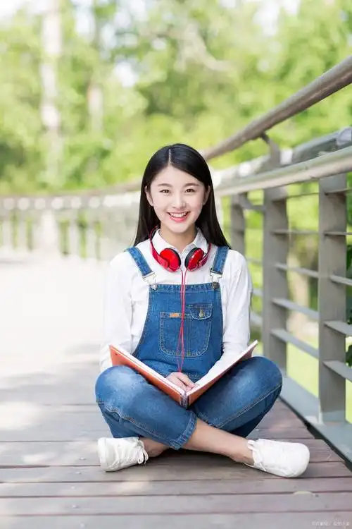 初中时期是一个人生理和心理都在发生巨大变化的阶段,这个阶段的女生