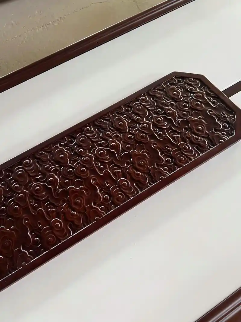 新中式祥云浮雕护墙板,寓意美好吉祥如意