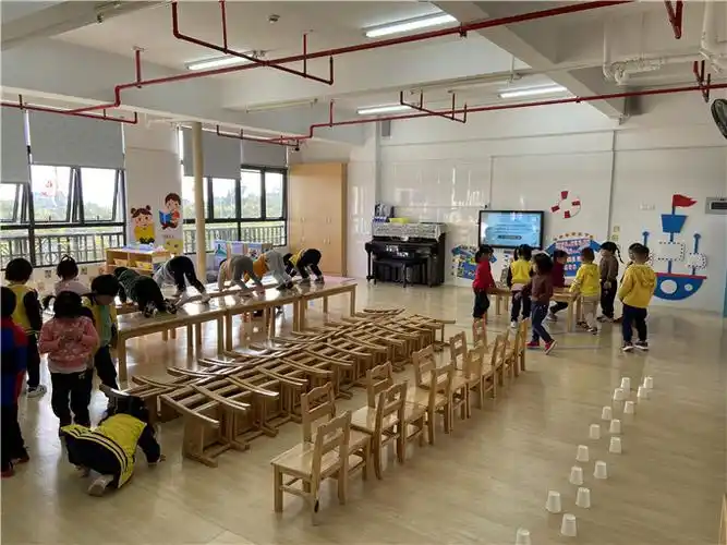 小小空间趣味多小十二班室内微运动