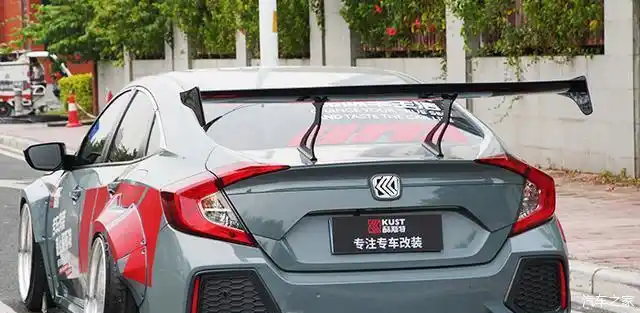 汽车尾翼除了能看,还能有什么用?