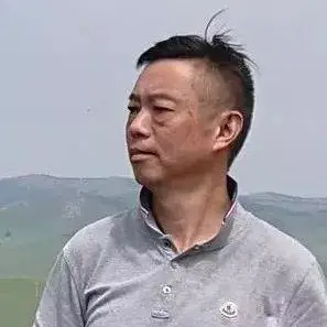 毕宏伟别署半梦轩,浙江乌镇人,启蒙于刘雪樵先生,现师从张立辰先生.