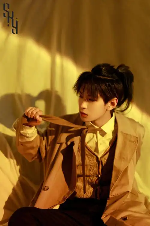 sky天空少年超话李希侃超话#浙江卫视跨年#黄昏点缀岁末,温暖洋溢青春