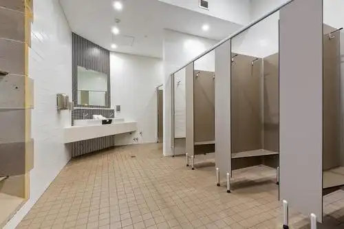 四人房-带公共浴室 (quad room shared bathroom)