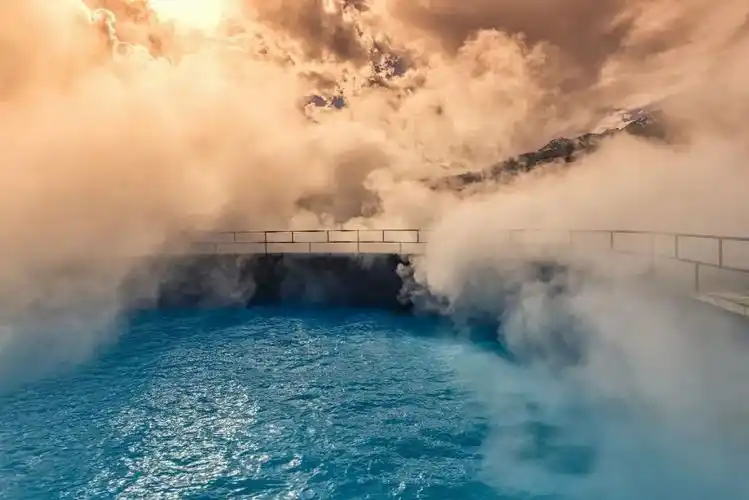 西藏拉萨羊八井热泉.图片来源:视觉中国