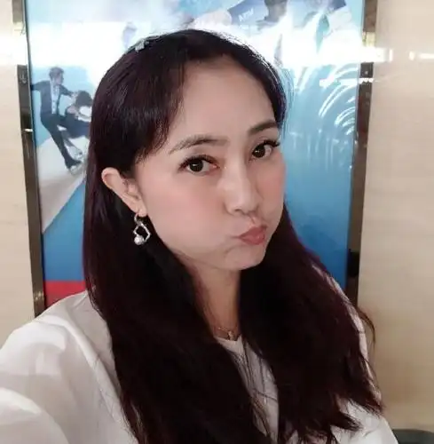 徐慧宣生有一儿一女,一家四口幸福快乐,让人羡慕不已.