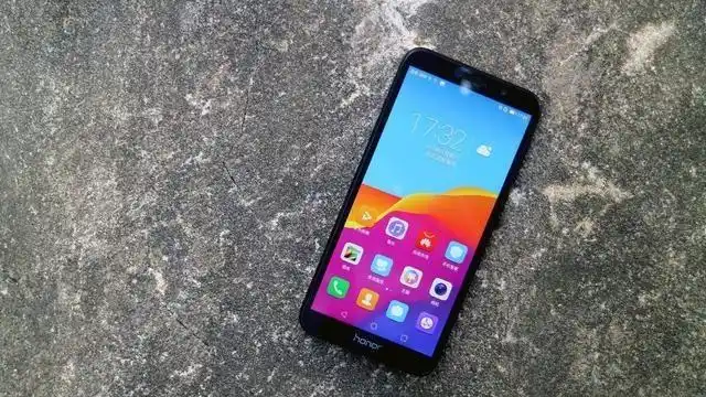 入门手机第一选择超高性价比荣耀畅玩7