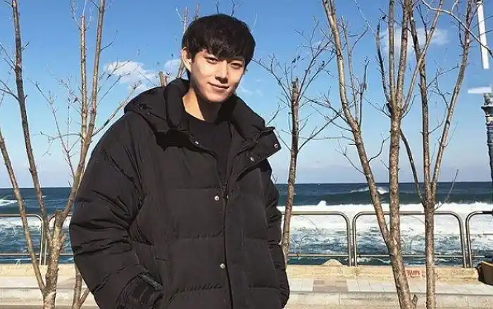 韩国有个新人演员叫金永大(音译)|金永|音译|同步率_新浪新闻