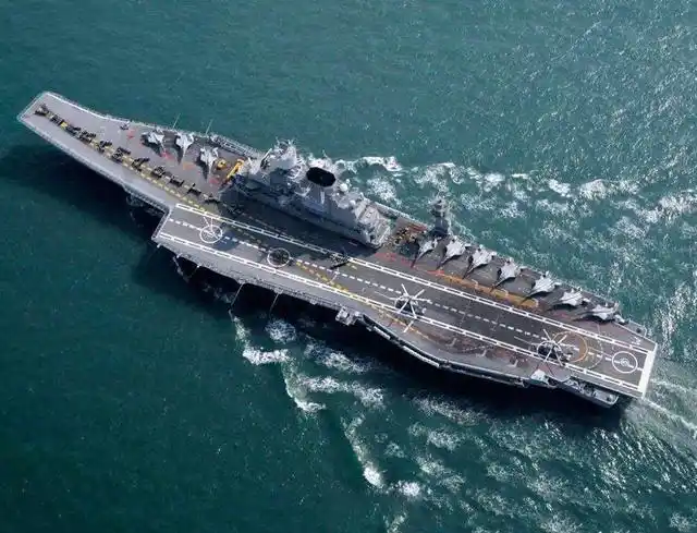 俄罗斯航母又着火了:修了5年2次火灾,交给中国300亿早搞定了