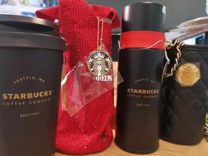 星巴克2020圣诞红黑金杯子