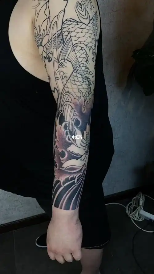 传统鲤鱼花臂纹身