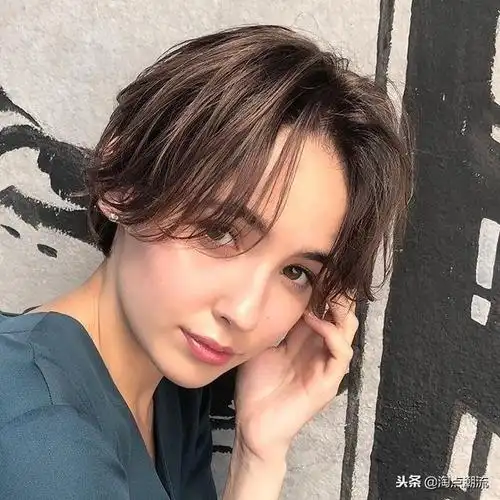 有气质又好打理好啦,61566款短发发型就介绍到这啦,希望能给准备