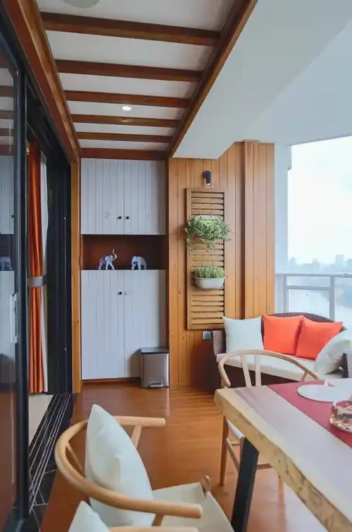 中式风格的茶室阳台应怎么装修设计广州木阳台设计公司给您参考