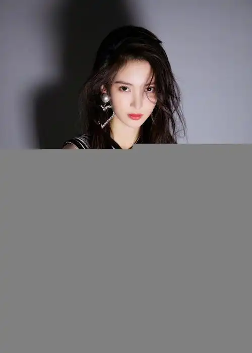 关晓彤珍珠耳环