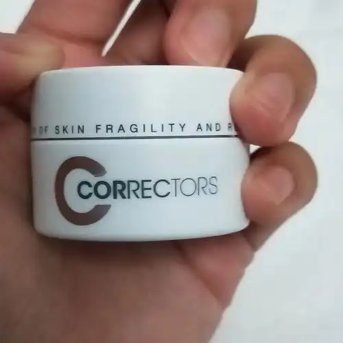 首先感谢@波比大魔王@波比大王的小秘书@科瑞肤correc